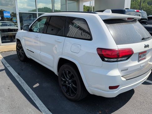 Used 2021 Jeep Grand Cherokee Laredo X RWD image 5