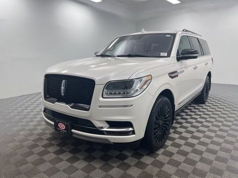 Used 2018 Lincoln Navigator Reserve w/ Technology Package AWD/4WD image 2