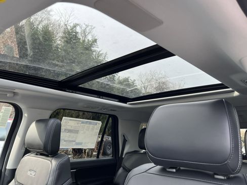 New 2025 Ford Expedition Platinum w/ Driver's Package image 24