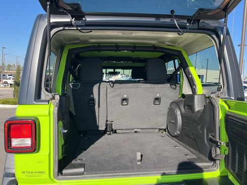 Used 2021 Jeep Wrangler Unlimited Rubicon image 13