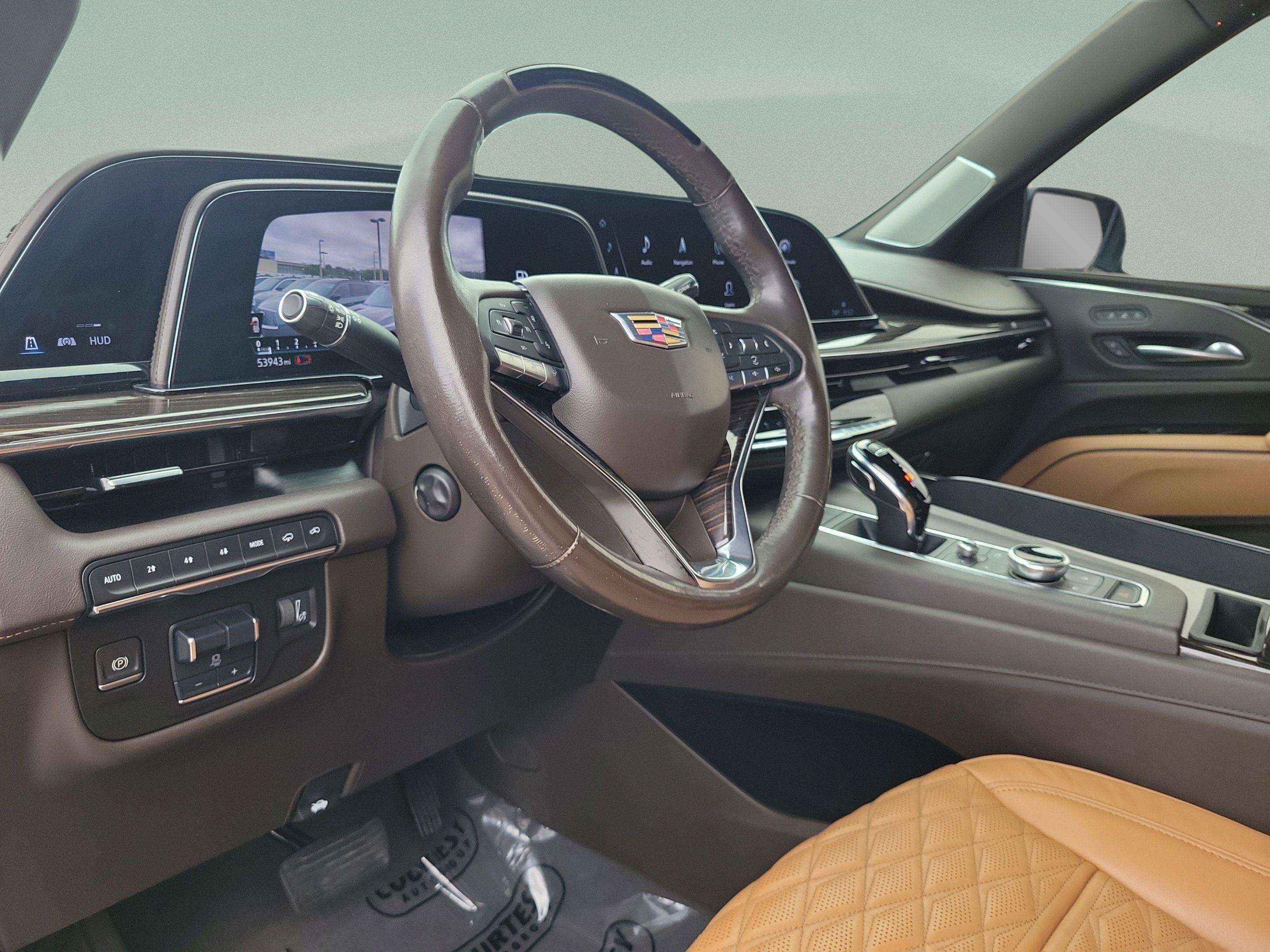 Used 2021 Cadillac Escalade Premium Luxury w/ Driver Assist Tech Package AWD/4WD image 27