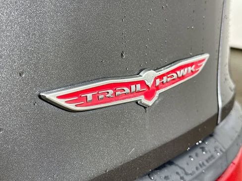 Used 2015 Jeep Cherokee Trailhawk w/ Comfort/Convenience Group image 7