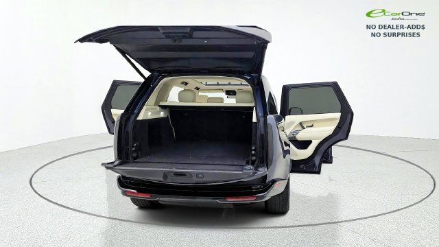 Used 2024 Land Rover Range Rover SE AWD/4WD image 17