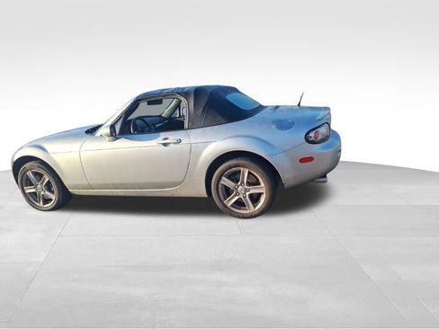 Used 2006 MAZDA MX-5 Miata Touring image 7