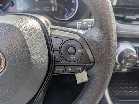 Used 2025 Toyota RAV4 LE AWD/4WD image 22