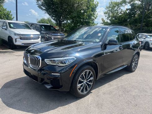 Used 2019 BMW X5 xDrive50i w/ M Sport Package AWD/4WD image 3
