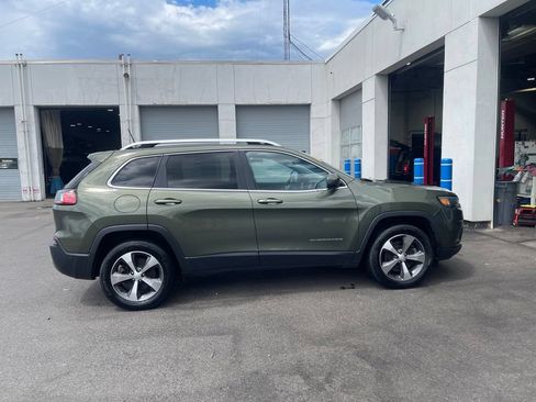Used 2021 Jeep Cherokee Limited AWD/4WD image 8