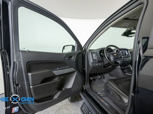 Used 2022 Chevrolet Colorado ZR2 w/ ZR2 Midnight Special Edition AWD/4WD image 9