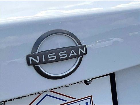 Used 2024 Nissan Sentra SV FWD image 27