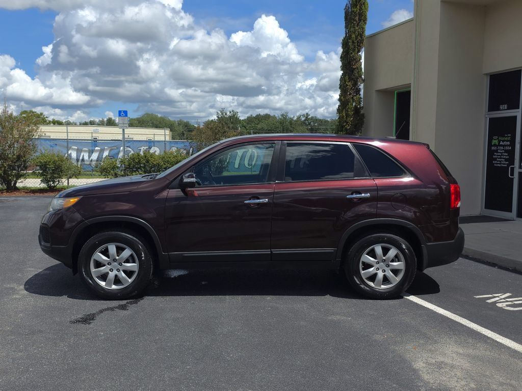 Used 2011 Kia Sorento 2WD image 8