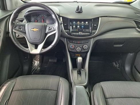 Used 2019 Chevrolet Trax LT w/ LT Convenience Package FWD image 24