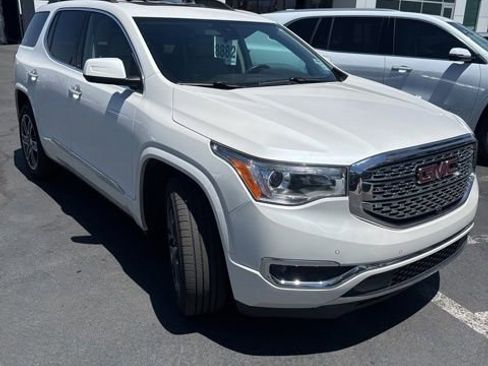 Used 2018 GMC Acadia Denali w/ Technology Package AWD/4WD image 3