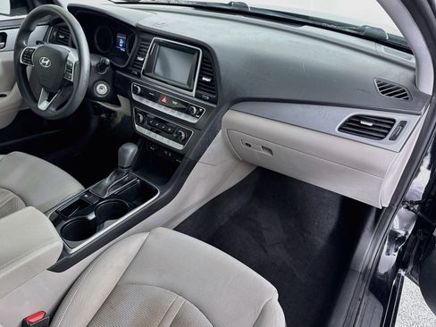 Used 2018 Hyundai Sonata SE FWD image 26