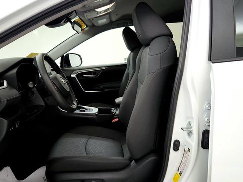 Used 2024 Toyota RAV4 XLE AWD/4WD image 25