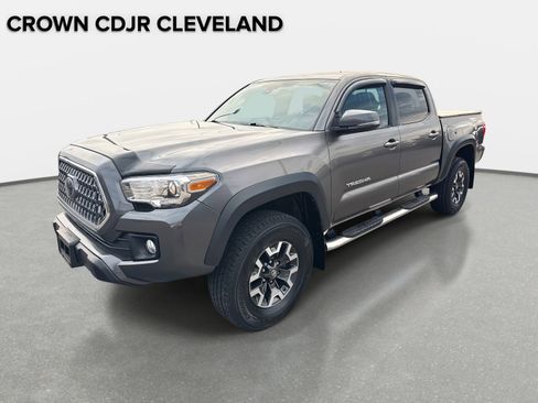 Used 2019 Toyota Tacoma TRD Off-Road w/ Technology Package image 8