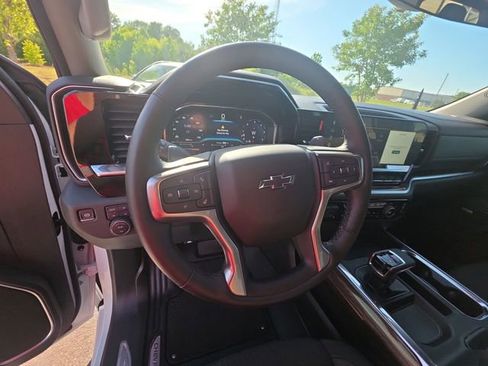 Used 2025 Chevrolet Silverado 1500 RST w/ Convenience Package II AWD/4WD image 16