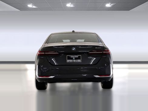 Used 2026 BMW 530i w/ Premium Package image 9