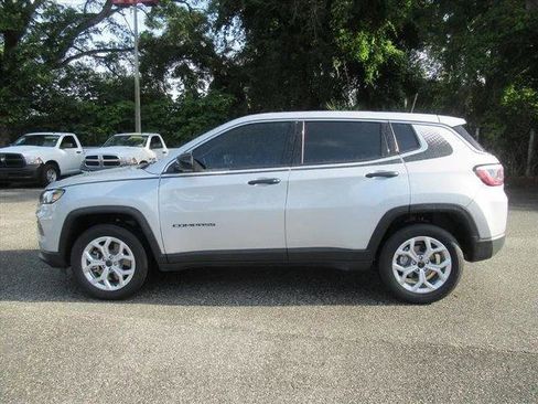 Certified 2025 Jeep Compass Sport w/ Mopar Graphics Package AWD/4WD image 4