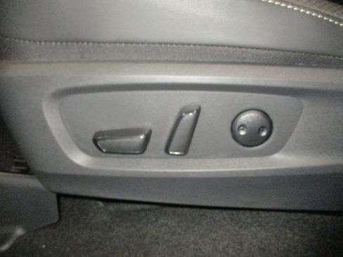 New 2025 Nissan Pathfinder SL image 17