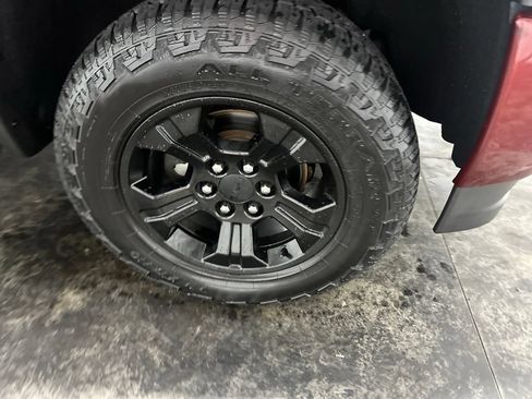 Used 2017 GMC Sierra 1500 SLT w/ All Terrain X Package AWD/4WD image 4