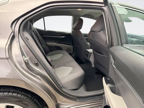Used 2020 Toyota Camry LE image 17