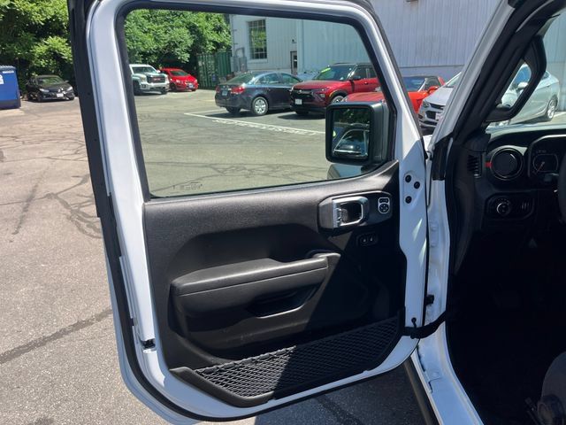 Used 2026 Jeep Gladiator Rubicon AWD/4WD image 13