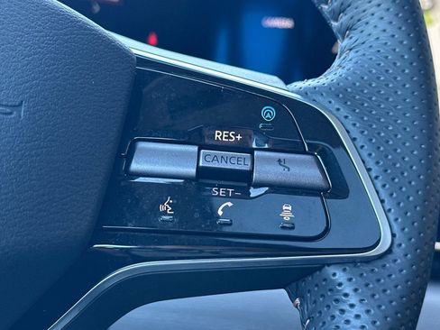 Used 2023 Nissan Ariya FWD image 39