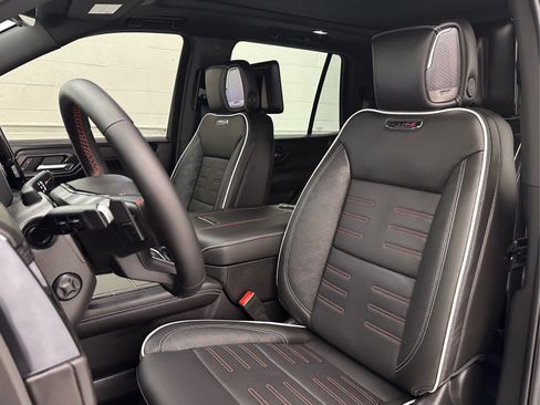 Used 2026 GMC Yukon AT4 Ultimate AWD/4WD image 13