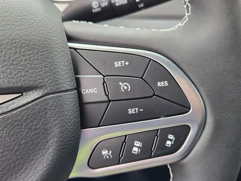 New 2027 Chrysler Pacifica Select FWD image 27