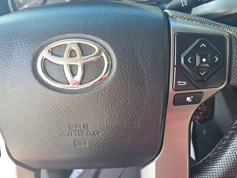 Used 2016 Toyota Tacoma SR5 w/ Towing Package image 12