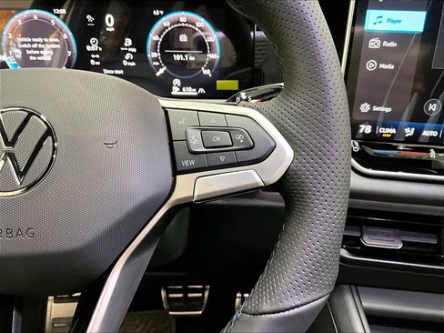 New 2026 Volkswagen Tiguan SE R-Line AWD/4WD image 18