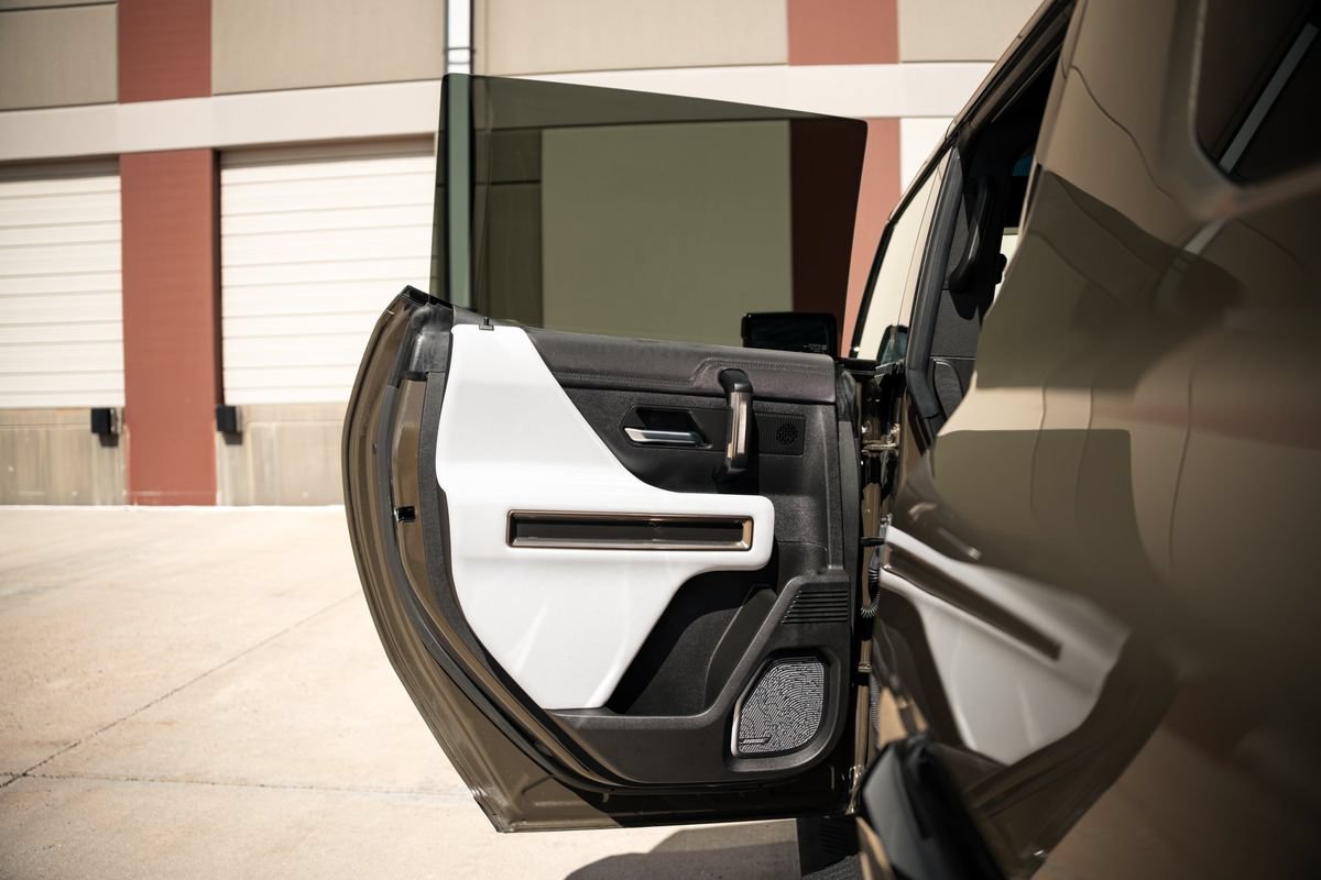 Used 2024 GMC Hummer EV 3X AWD/4WD image 32