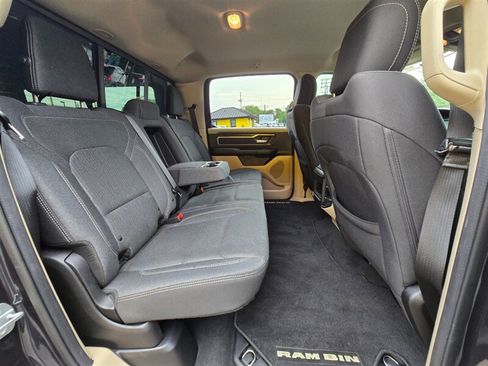 Used 2019 RAM 1500 Big Horn AWD/4WD image 14