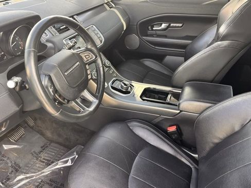 Used 2019 Land Rover Range Rover Evoque SE Premium image 11