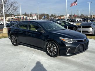 Used 2017 Toyota Avalon XLE video 2