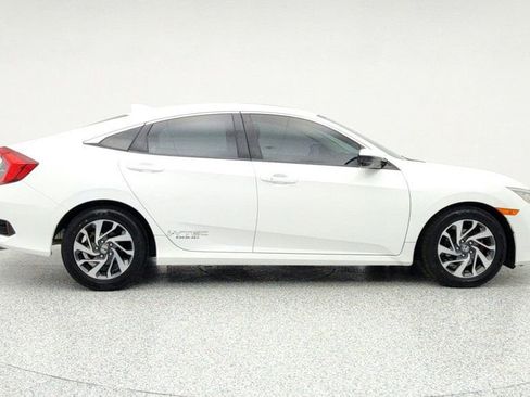 Used 2017 Honda Civic EX image 4