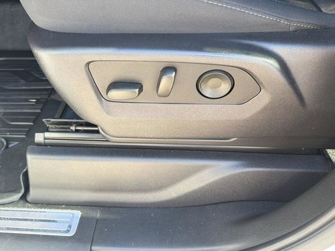 Used 2024 GMC Sierra 2500 SLE w/ SLE Convenience Package image 21