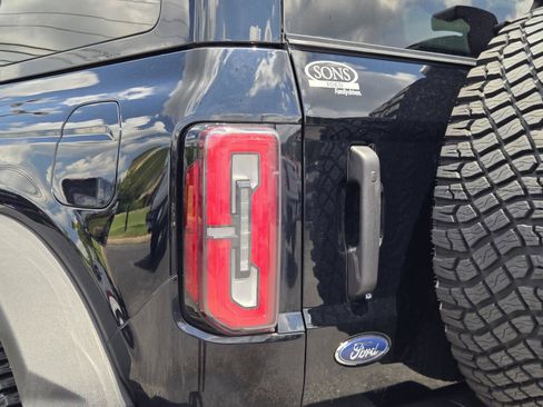 Certified 2024 Ford Bronco Wildtrak AWD/4WD image 10