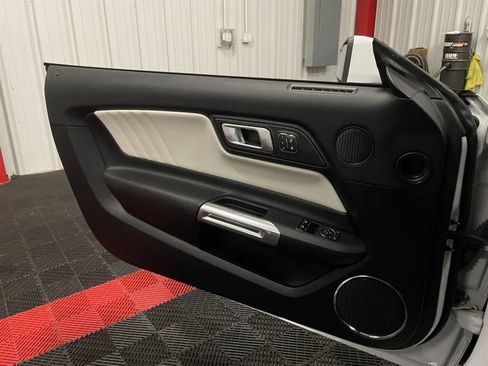 Used 2022 Ford Mustang GT Premium image 26