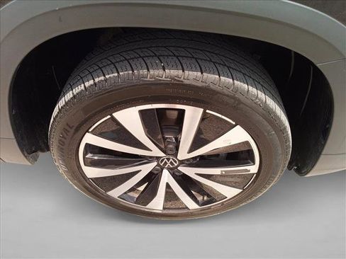 Used 2024 Volkswagen Taos SE FWD image 10