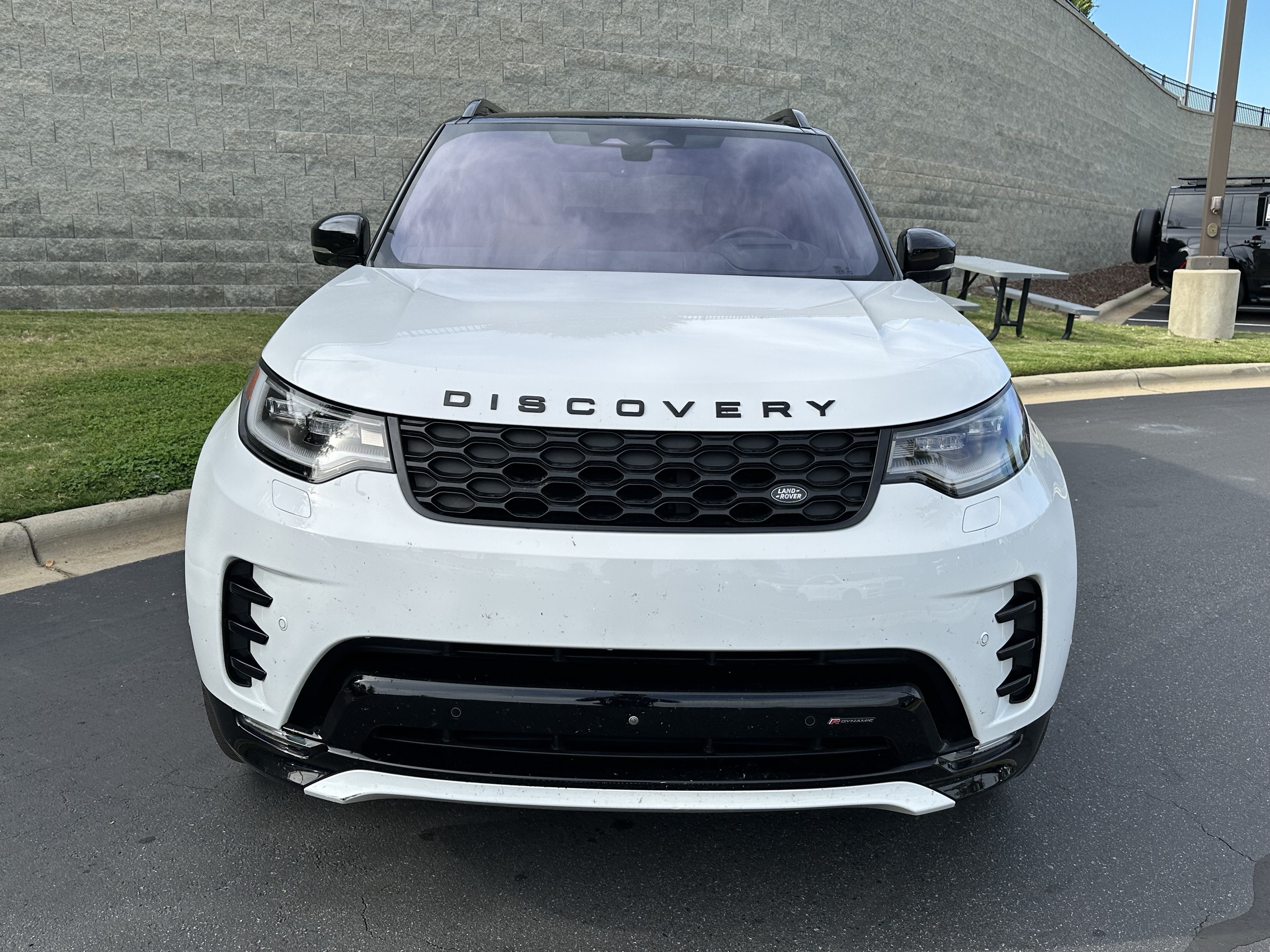 Certified 2023 Land Rover Discovery S R-Dynamic AWD/4WD image 31