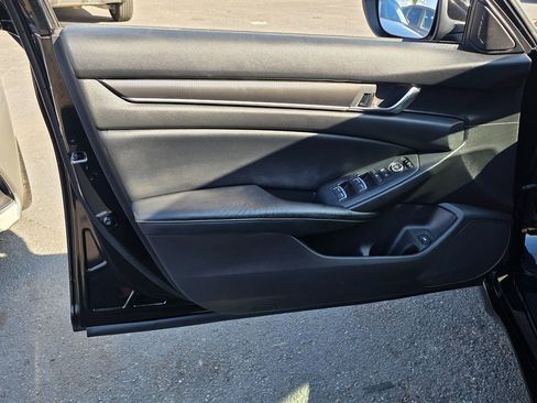 Used 2018 Honda Accord Sport image 22