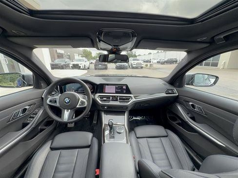 Used 2021 BMW 330i xDrive Sedan w/ M Sport Package AWD/4WD image 12