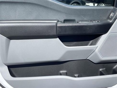 New 2025 Ford F550 4x4 Regular Cab Super Duty image 17