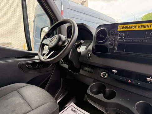Used 2019 Mercedes-Benz Sprinter 170 image 27