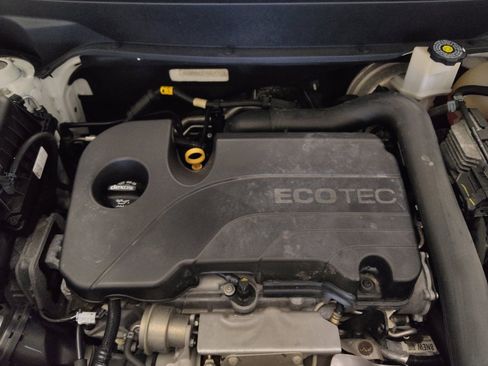 Used 2018 Chevrolet Equinox LS FWD image 30
