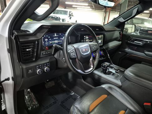Certified 2024 GMC Sierra 1500 AT4 w/ Technology Package image 11
