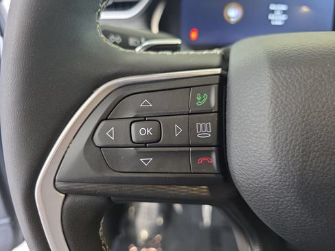 Used 2023 Jeep Grand Cherokee Altitude AWD/4WD image 16