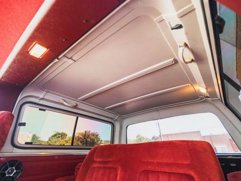 Used 1990 GMC Jimmy 4WD image 31