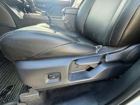 Used 2025 Toyota Tacoma TRD Off-Road image 27